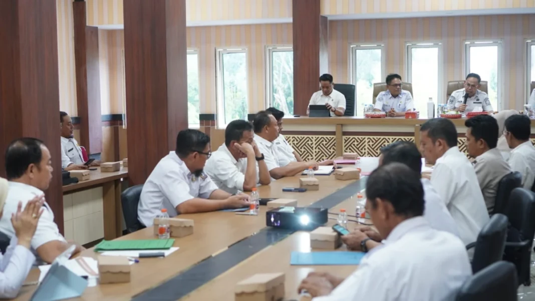 Wabup Bone memimpin High Level Meeting TP2DD, Rabu (8:4:2026)