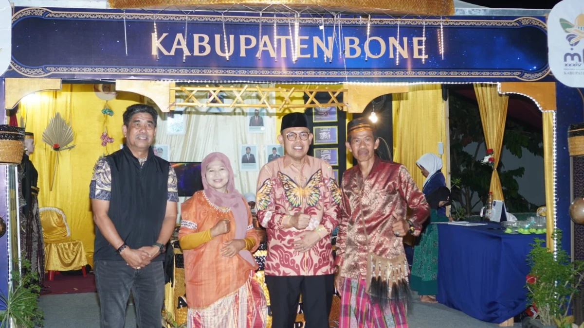 Wakil Bupati Bone Dr. H. Andi Akmal Pasluddin, menghadiri pembukaan MTQ XXXIV di Lapangan Pallantikang Maros, Minggu malam (12:4:2026)