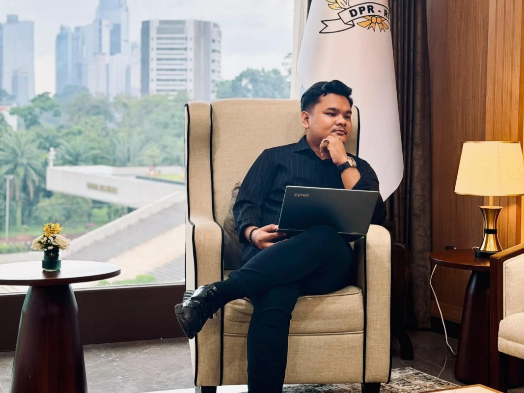 Advokat dan Tenaga Ahli DPR-RI