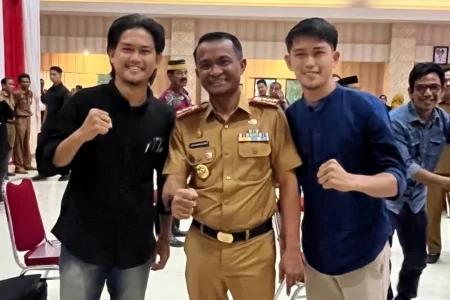 Dua saudara kembar, Hendrik dan Hendra, akan saling berhadapan dalam Pilkades PAW 2026 di Desa Matajang, Bone
