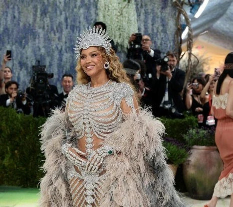 Penampilan Beyonce dengan gaun skeleton di Met Gala 2026. dk/21metgala