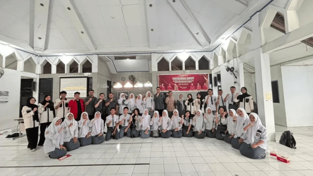 hukum (2)