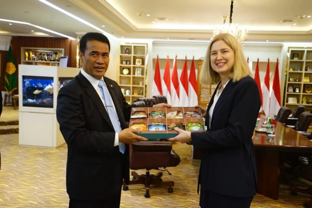 Menteri Pertanian (Mentan) Andi Amran Sulaiman saat menerima kunjungan Menteri Pertanian, Perikanan, dan Kehutanan Australia, Julie Collins MP di Kantor Kementan.