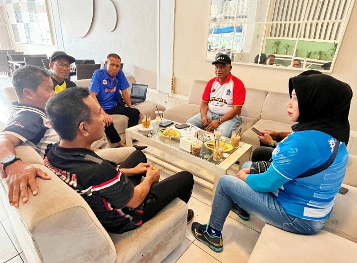 Ketua Persatuan Bola Voli Seluruh Indonesia (PBVSI) Kabupaten Bone, H Muslimin (HMS), 