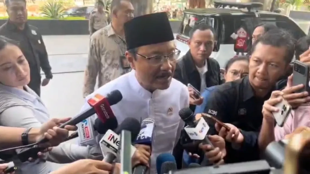 Mensos Gus Ipul mendatangi gedung KPK
