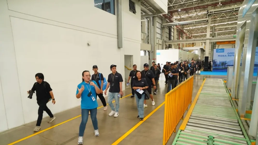 Pabrik kulkas terbesar di Indonesia.