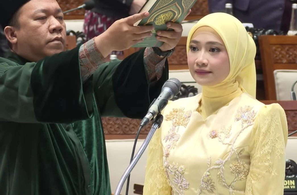Pelantikan Adela Kanasya Adies di DPR RI