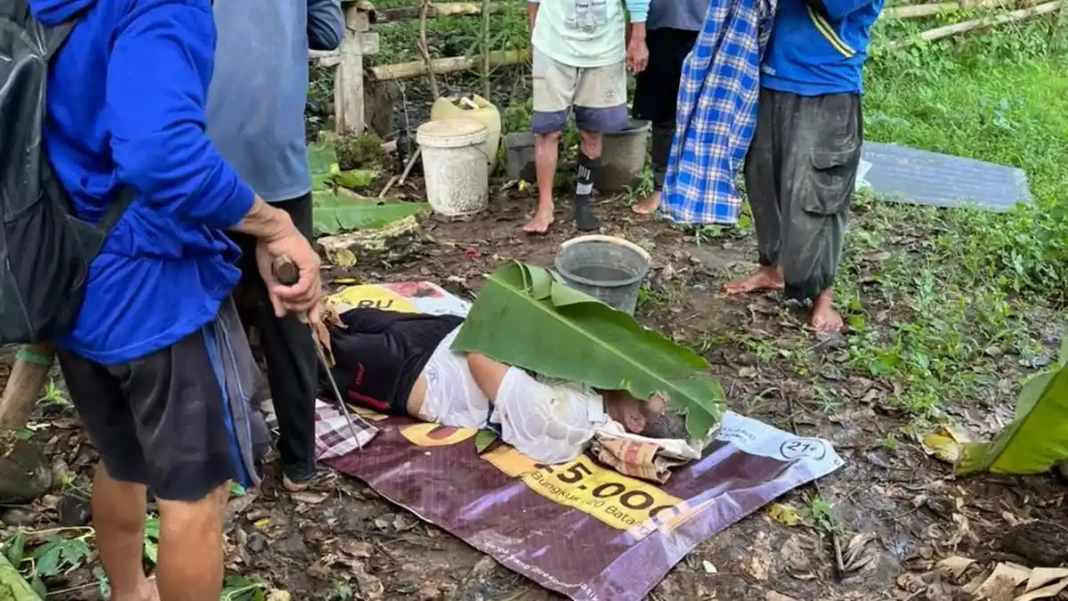Penemuan mayat lansia ditemukan di area kebun, Dusun Jennae, Desa Tadang Palie, Kecamatan Sibulue, Kabupaten Bone.