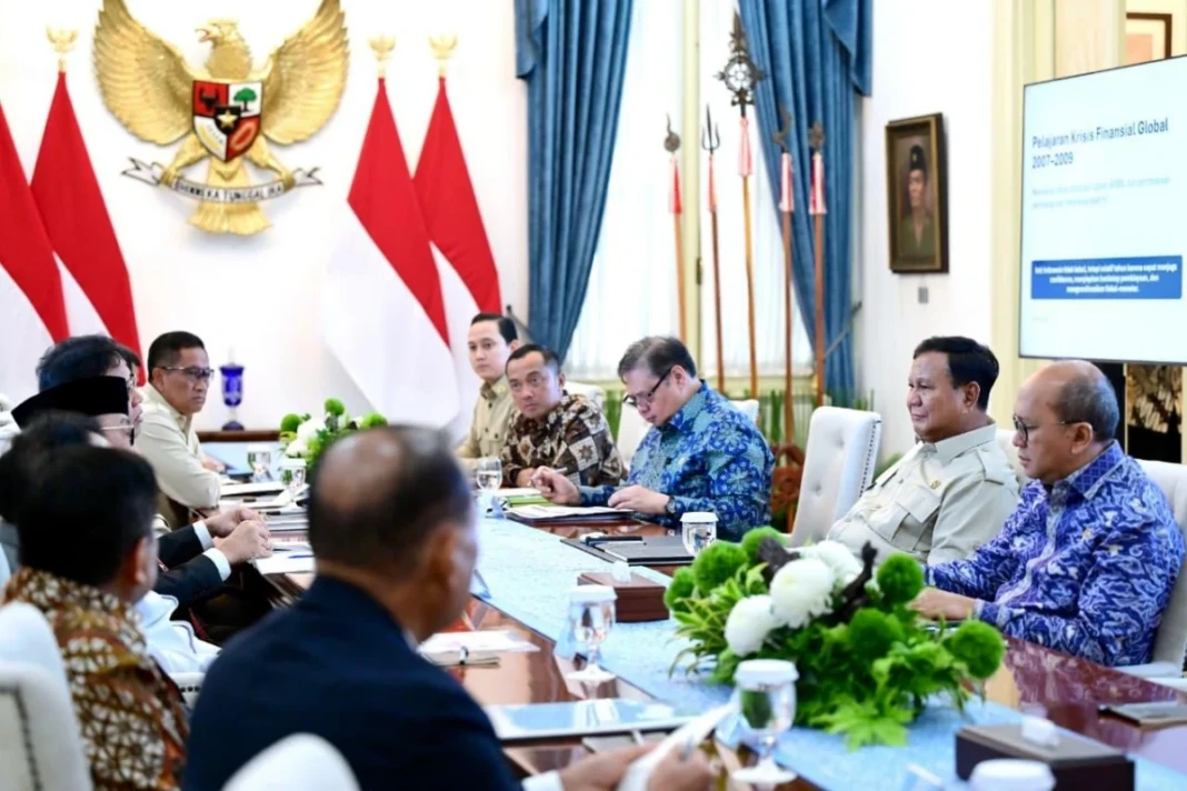 Pertemuan Presiden Prabowo beserta jajarannya dengan para tokoh ekonomi nasional di Kompleks Istana Kepresidenan
