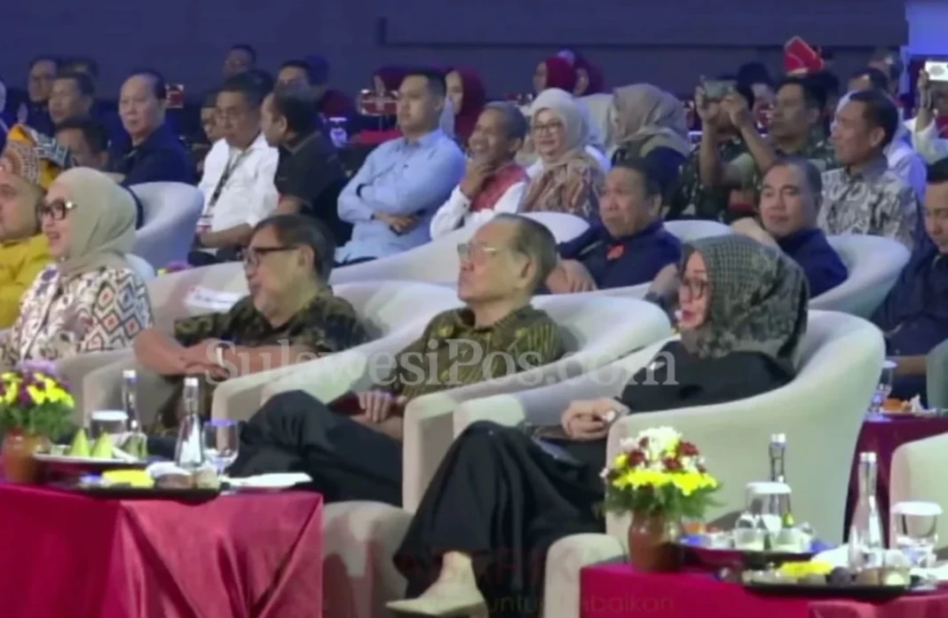 Rektor Unhas yang hadir pada Mubes IKA Unhas, Sabtu (2:5:2026)