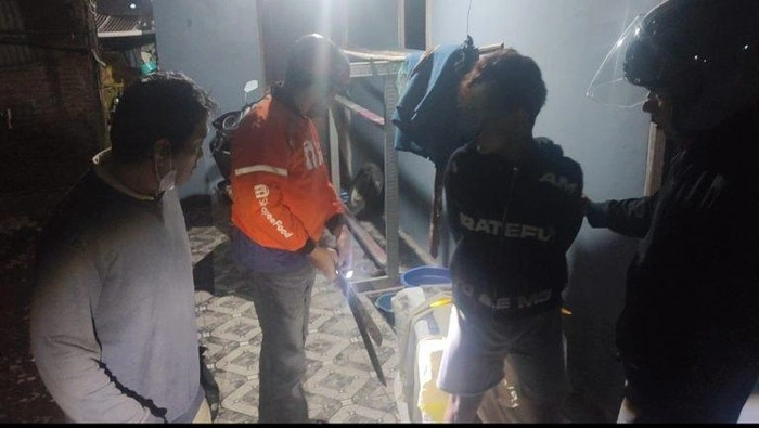 Remaja ditangkap polisi
