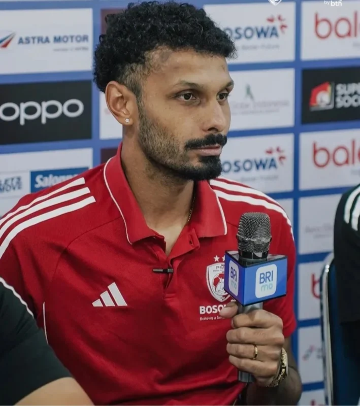 Pemain asing PSM Makassar, Aloisio Soares ungkap kunci kemenangan dan target sisa musim setelah menang 2-1 atas Bhayangkara Presisi Lampung FC pada konferensi pers di Gelora Bj Habibie