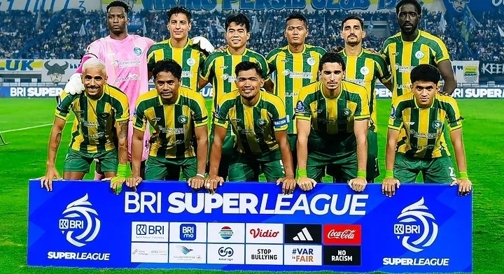 Pemain PSBS Biak saat lawan Persib Bandung di GBLA. dok/psbsbiak