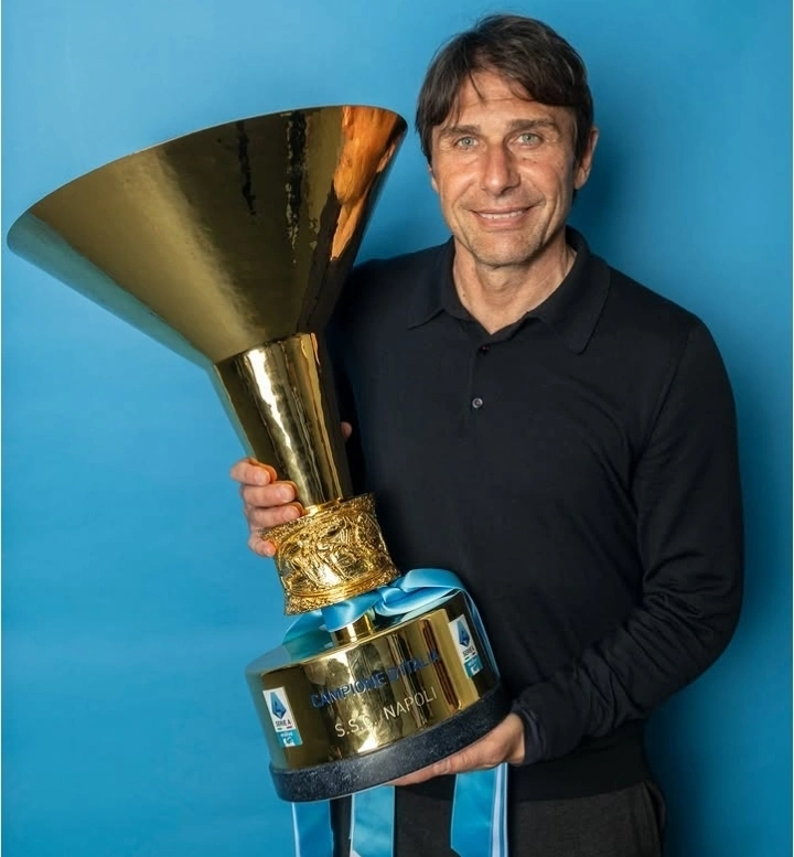 Antonio Conte Terbaru: Isyarat Tinggalkan Napoli Demi Timnas Italia