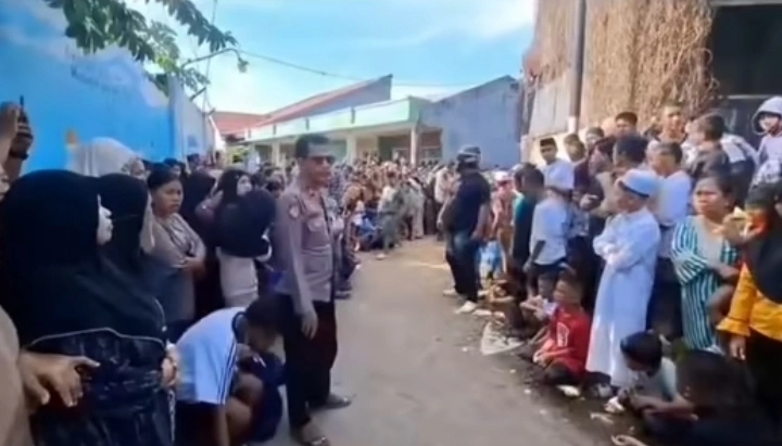 Siswi SD berinisial NU (12) ditemukan tewas di rumah kosong di Kecamatan Tallo, Makassar. Polisi masih menyelidiki penyebab kematian korban.