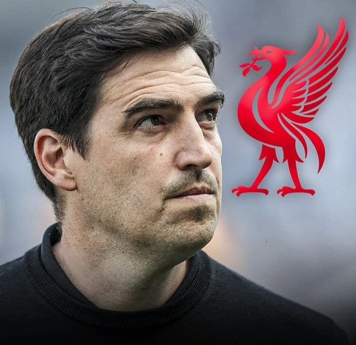Liverpool dikabarkan memecat Arne Slot setelah gagal meraih trofi musim ini. Andoni Iraola menjadi kandidat terkuat untuk mengambil alih kursi manajer The Reds.