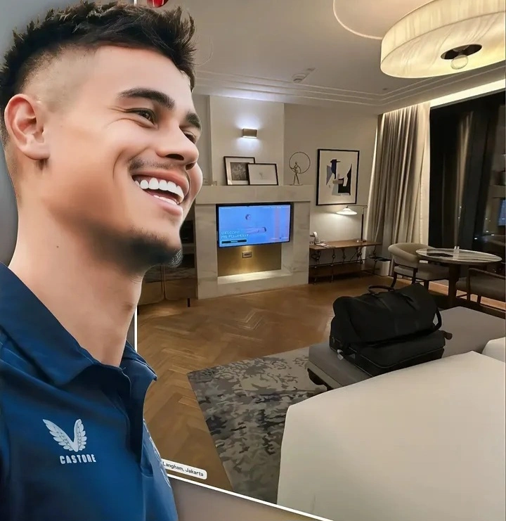 Mees Hilgers telah tiba di Jakarta untuk bergabung dengan Timnas Indonesia jelang FIFA Matchday. Bek FC Twente itu siap memperkuat lini belakang Garuda menghadapi Oman dan Mozambik.