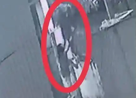 Seorang ART berinisial S di Makassar nekat melawan dan mengejar pelaku perampokan bersenjata tajam yang masuk ke rumah majikannya.