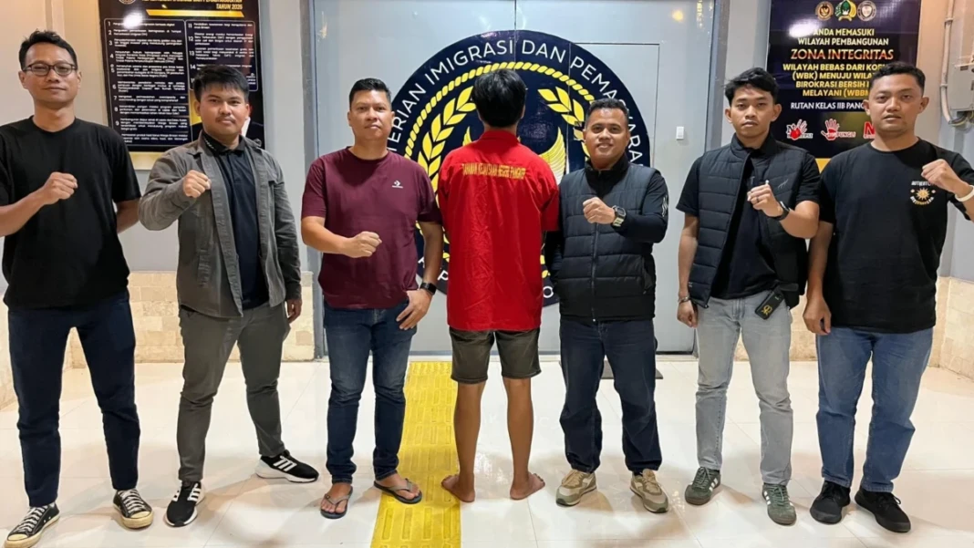 Tim Tabur Kejari Pangkep bersama Kejari Parepare berhasil menangkap DPO kasus pencurian, Kahar bin Iwan, di Kota Parepare setelah lama buron.
