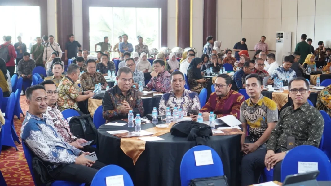 Wakil Bupati Bone Andi Akmal Pasluddin menghadiri forum evaluasi BPJS Ketenagakerjaan se-Sulawesi di Kendari