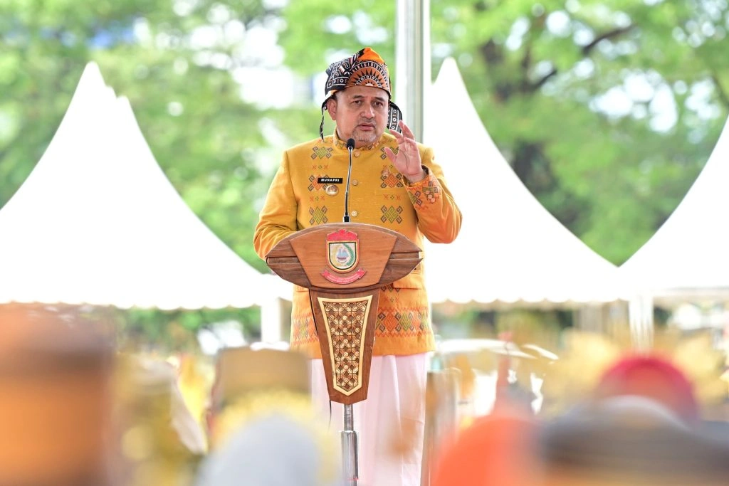 Wali Kota Makassar memimpin upacara Hardiknas 2026