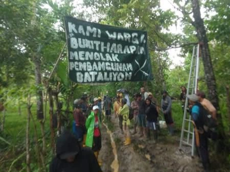 Warga Desa Bukit Harapan, Bulukumba, menolak rencana pembangunan batalyon TNI di kawasan Hutan Anrang