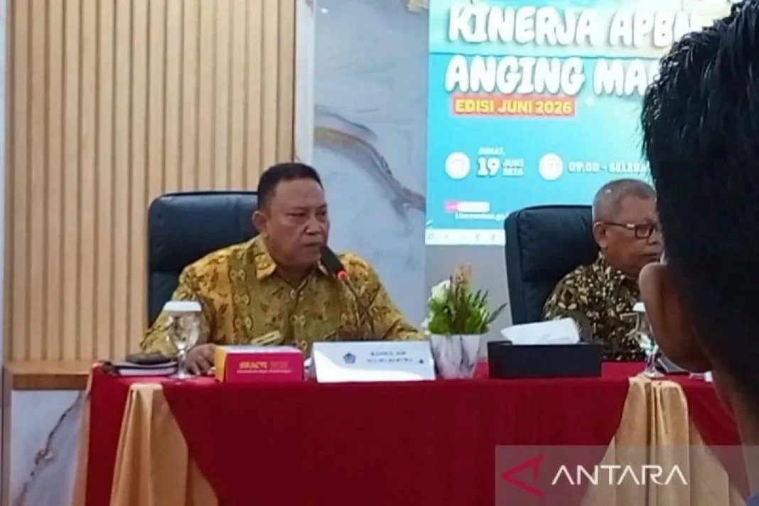 Kepala Seksi Dukungan Khusus Komputer Kanwil DJP Sulselbartra Muh Ikhsan saat menyampaikan kinerja penerimaan pajak Sulsel di Makassar