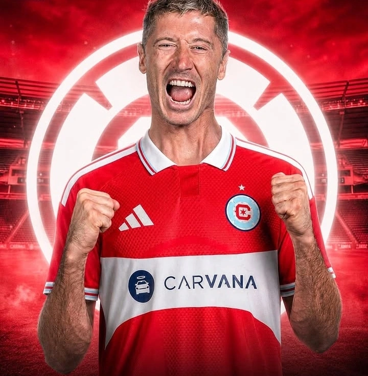 Robert Lewandowski berseragam Chicago Fire