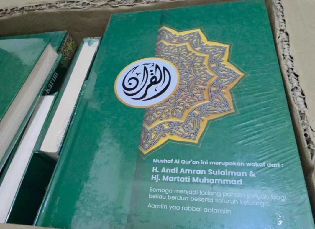 Bantuan Mushaf Al-Qur'an oleh Mneteri Pertanian Andi Amran Sulaiman