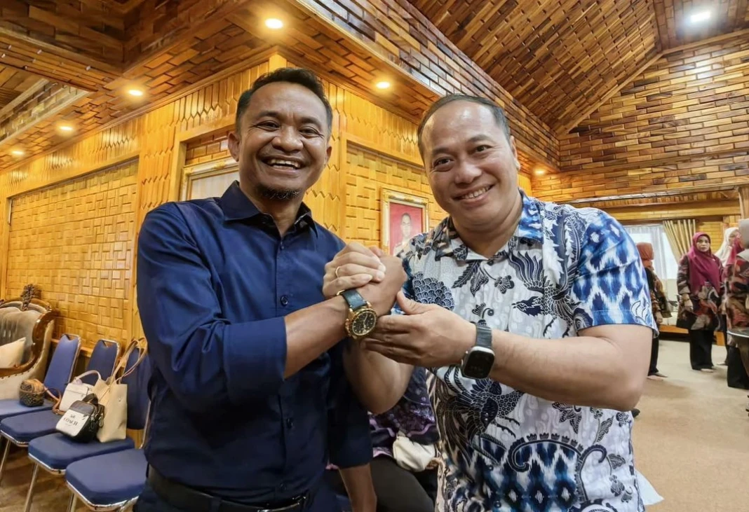 Bupati Bone, Andi Asman Sulaiman, bersama CEO & Founder Joyland, Hengky Rachmat Jaya