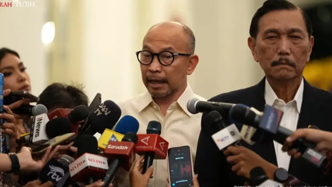 ekonom-sekaligus-menteri-keuangan-menkeu-periode-2013-2014-muhammad-chatib-basri-istimewa-ZUtCM (1)