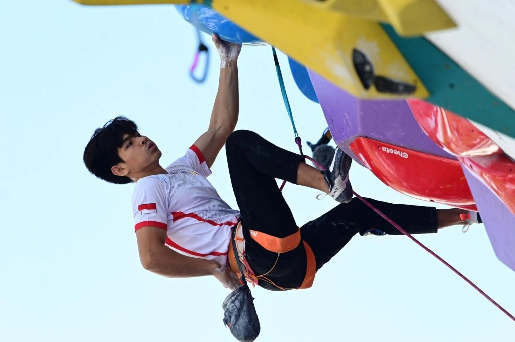 Putra Tri Ramadani Raih Emas Lead Putra World Climbing Series Praha 2026