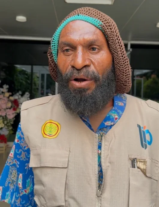 Salah satu petani dari Papua dalam Konsolidasi Pembangunan Pertanian Wilayah Papua 2026 yang digelar di Kantor Pusat Kementerian Pertanian, Jakarta.