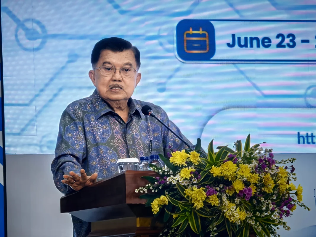 Jusuf Kalla menilai kemampuan Iran bertahan menghadapi tekanan Amerika Serikat dan Israel menunjukkan pentingnya penguasaan teknologi