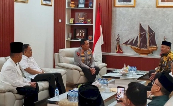 Kapolda Sulawesi Selatan, Djuhandhani Raharjo Puro, menyatakan dukungan penuh terhadap rangkaian kegiatan pendahuluan Konferensi Imam Masjid Sedunia yang digelar di Makassar