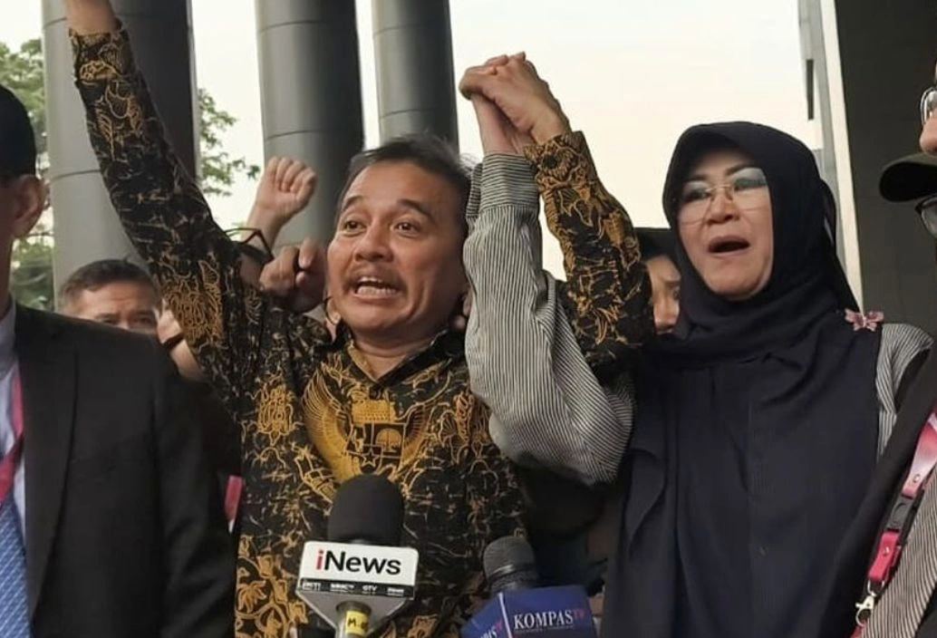 Kejari Jakarta Selatan memutuskan tidak menahan Roy Suryo dan Dokter Tifa