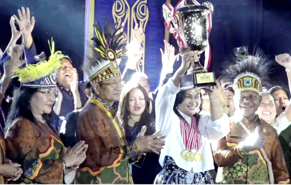 Menteri Agama Nasaruddin Umar menutup Pesparawi Nasional XIV 2026 di Manokwari, Papua Barat
