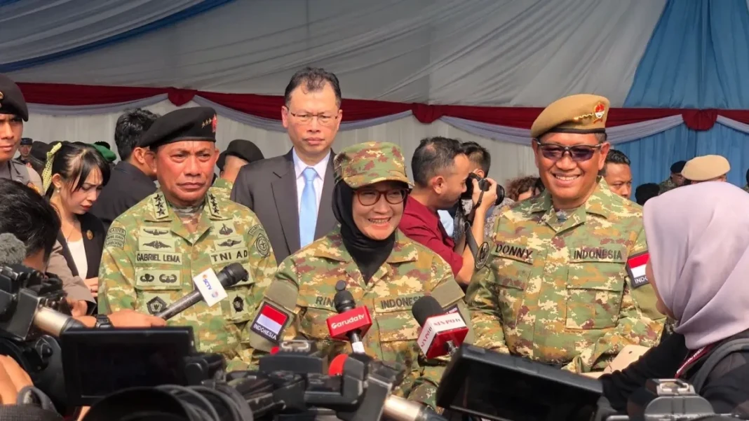 Menteri PAN dan RB Rini Widyantini saat diwawancarai oleh awak media di Lanud TNI AU Halim Perdanakusuma, Jaktim