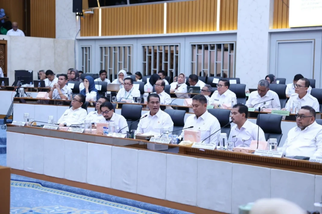 Menteri Pertanian Andi Amran Sulaiman memastikan stok beras nasional dalam kondisi aman