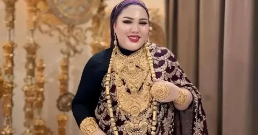 Mira Hayati.