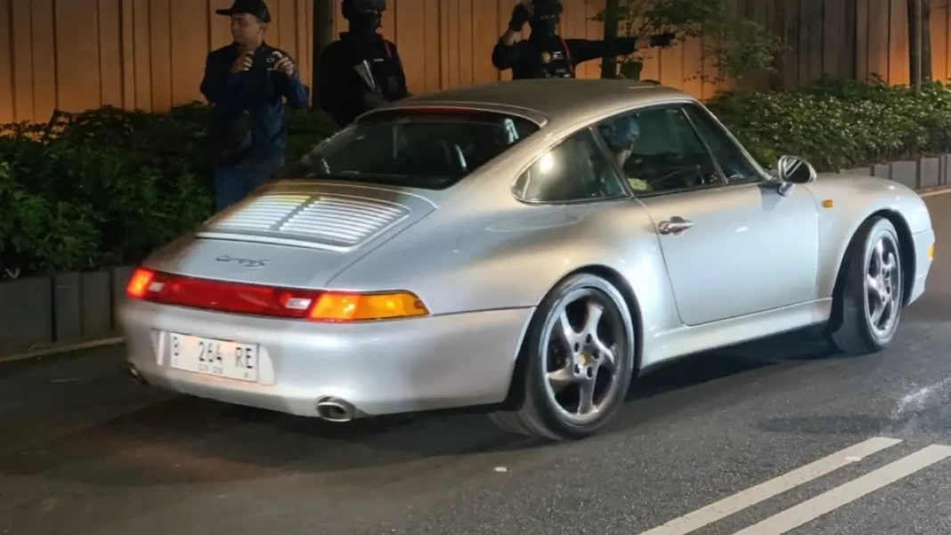 Mobil sport yang disita saat penggeledahan rumah Silmy Karim