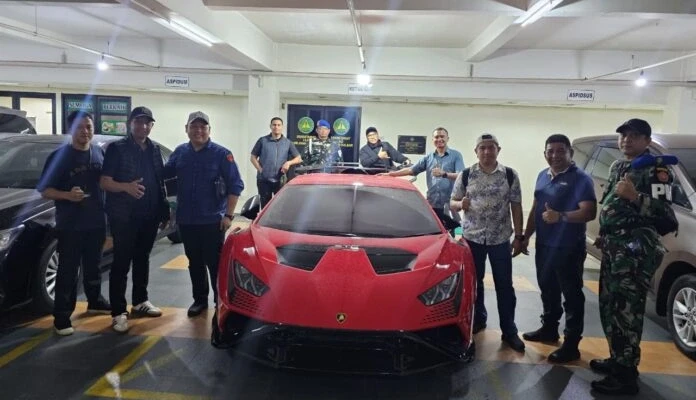 Kasus Korupsi Bauksit Kalbar: Kejagung Sita Lamborghini hingga Alat Berat Milik Tersangka Aseng