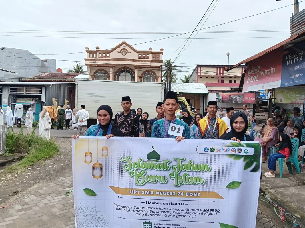 Ribuan warga mengikuti pawai karnaval Tahun Baru Islam 1 Muharram 1448 Hijriah