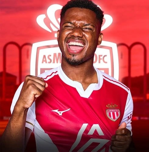 Ansu Fati segera dipermanenkan AS Monaco dari Barcelona dengan nilai transfer €11 juta. Bersinar di Ligue 1 dengan 11 gol, namun gagal masuk skuad Spanyol untuk Piala Dunia 2026.