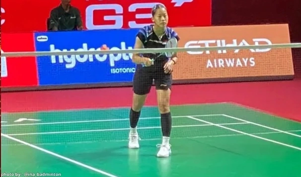 Putri Kusuma Wardani sukses lolos ke babak 16 besar Indonesia Open 2026 setelah mengalahkan Sung Shuo Yun. Putri KW kini bersiap menghadapi Michelle Li dalam laga revans yang dinanti.