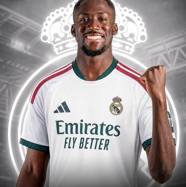Ibrahima Konate dikabarkan masuk radar Real Madrid di tengah ketidakjelasan kontraknya bersama Liverpool. Bek timnas Prancis itu berpotensi hengkang dengan status bebas transfer.