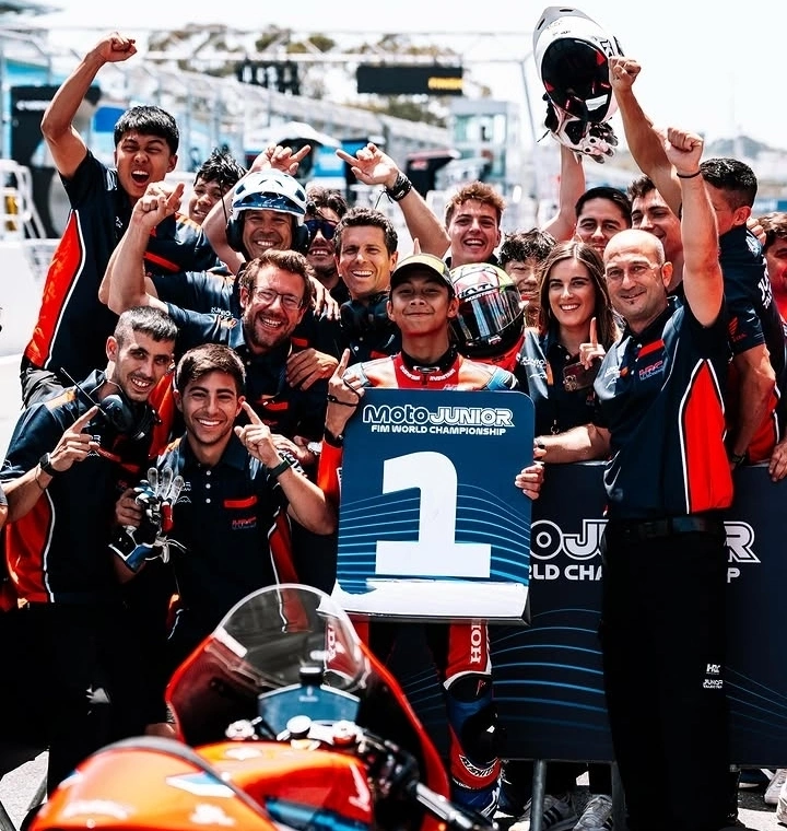 Pembalap muda Indonesia Muhammad Kiandra Ramadhipa naik ke peringkat kedua klasemen FIM Moto3 Junior World Championship 2026 usai menjuarai seri Estoril, Portugal.