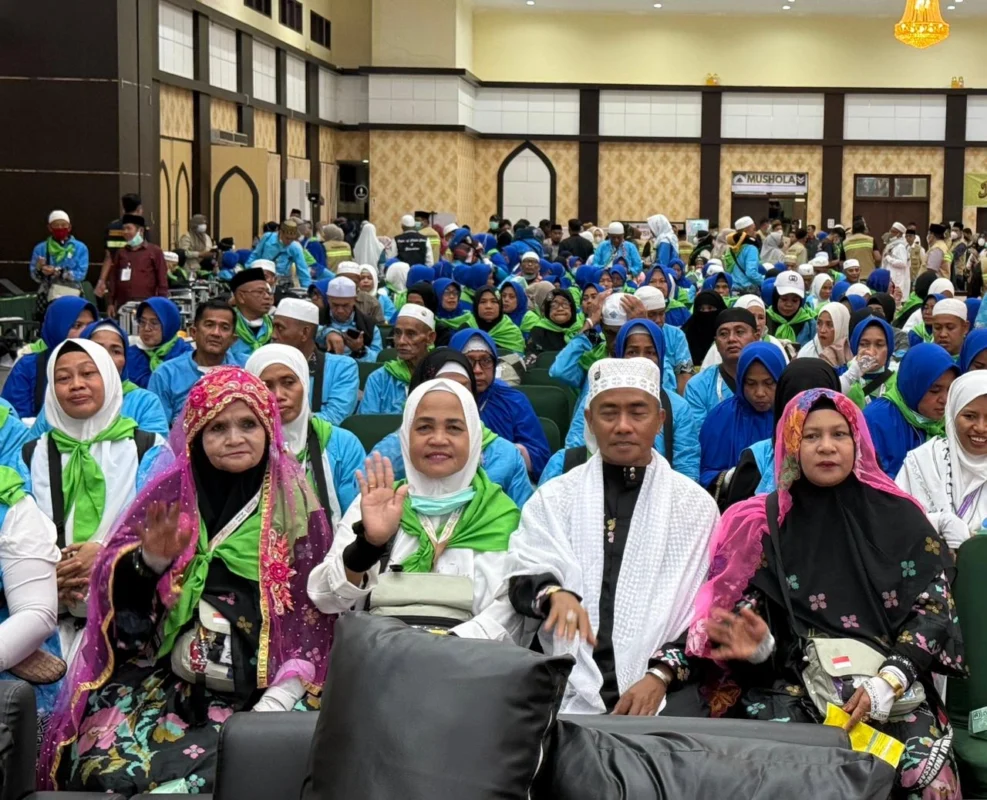 Sebanyak 391 jemaah haji Kloter 4 Debarkasi Makassar tiba di Asrama Haji Makassar