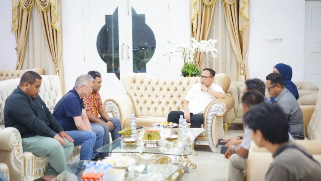 Wakil Bupati Andi Akmal Pasluddin menerima kunjungan FAO, ARLI, dan UNRAM untuk kajian pengembangan rumput laut di Kabupaten Bone
