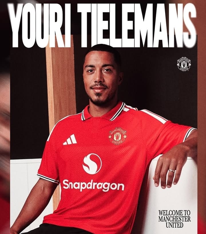 Youri Tielemans dalam poster perkenalan resmi Manchester United usai transfer dari Aston Villa.